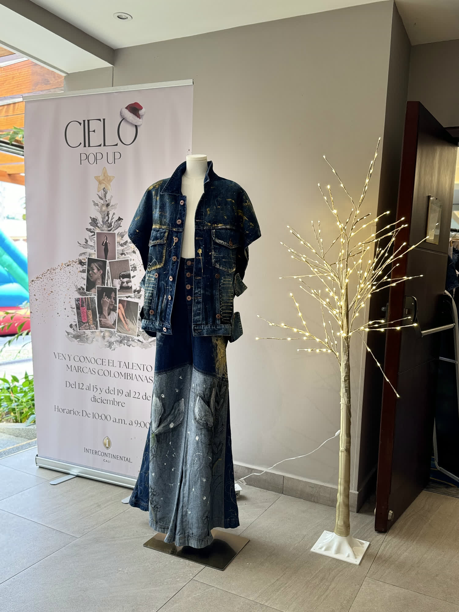 Pieza de la marca expuesta en el pop-up Cielo del Hotel Intercontinental de Cali